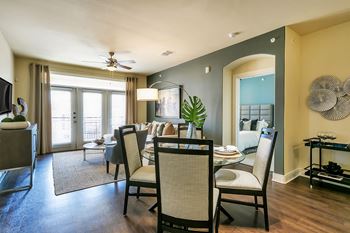 Arched Doorway | Axis Kessler Park Apartments
